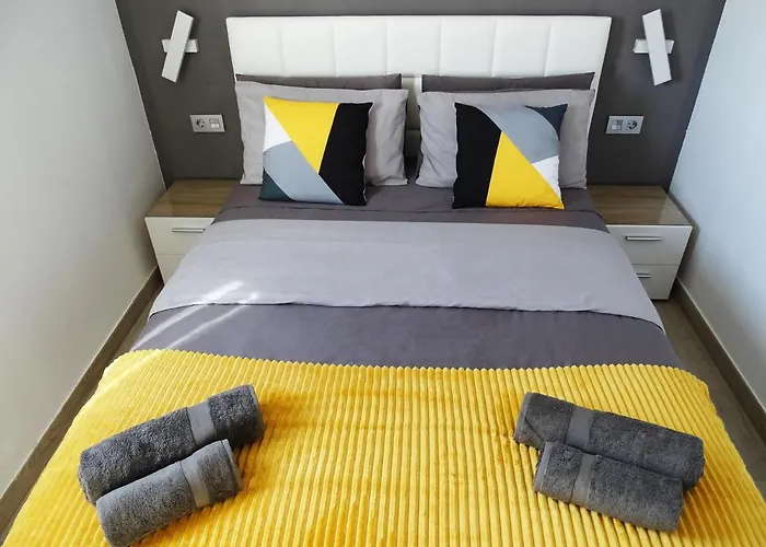 Americas Luxury Low-cost With Terrace & Views